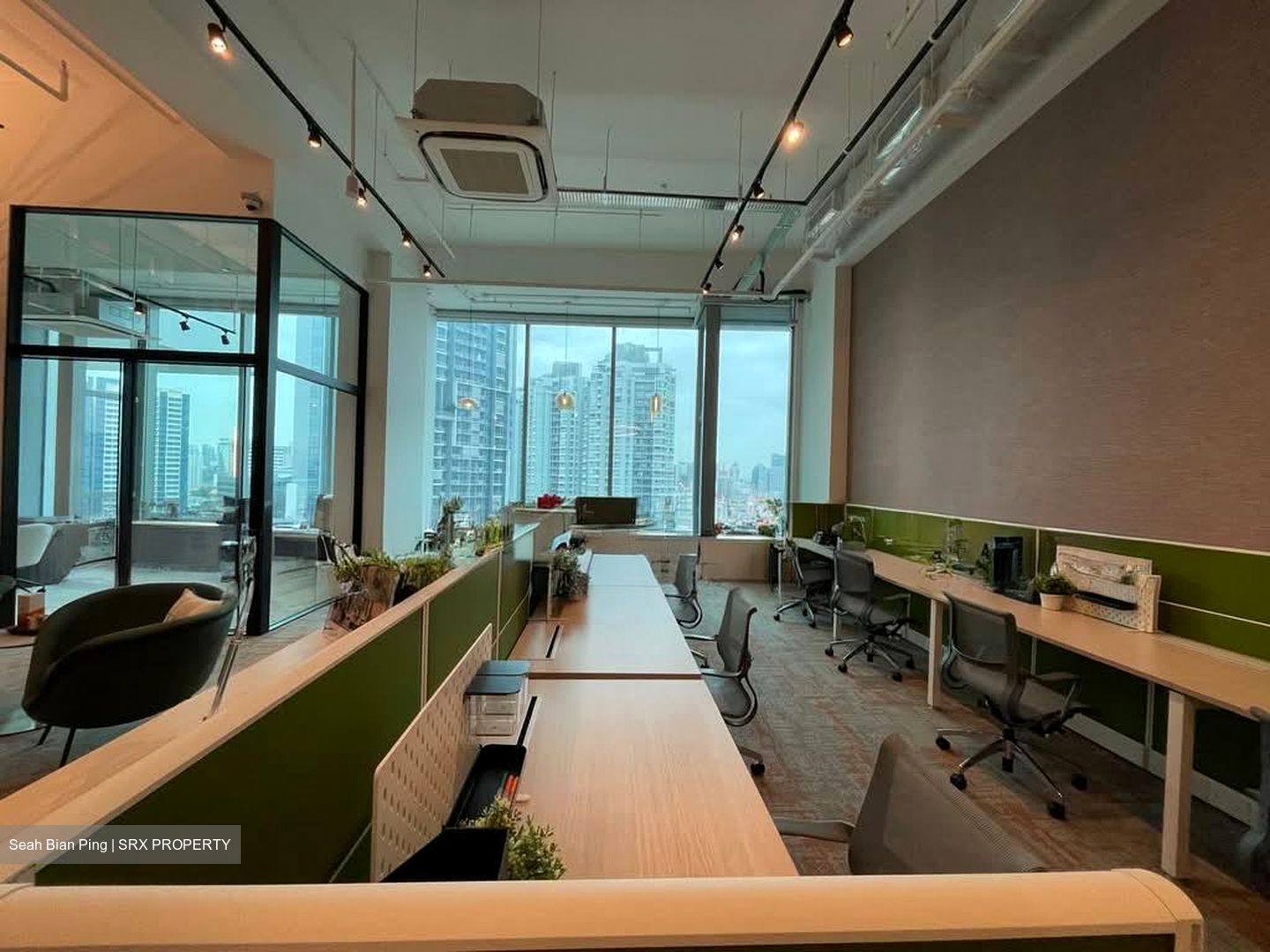 Arc 380 (D8), Office #584824641